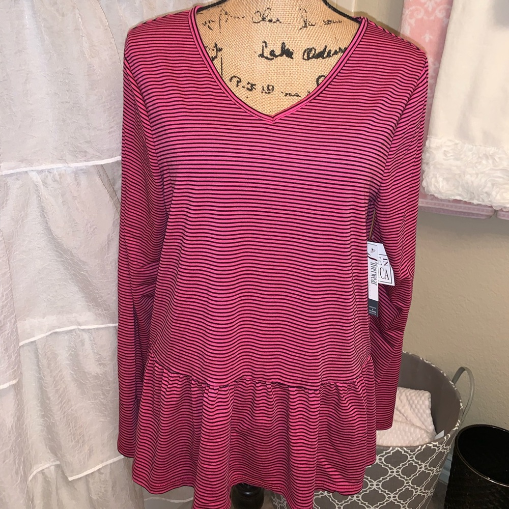 Flash Sale!! 💥Fuchsia Striped Ruffled Hem Top